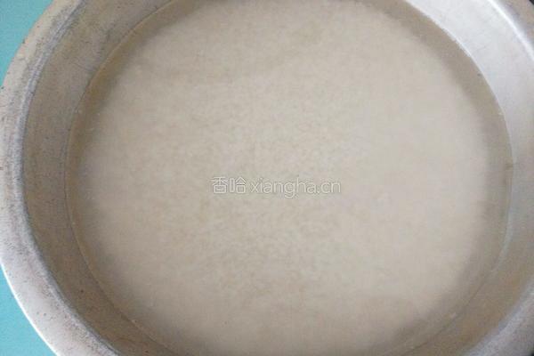 传统红豆沙粽子的做法图解1