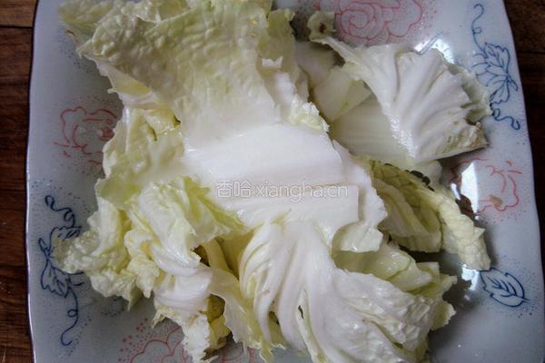 白菜木耳炒肉的做法图解4