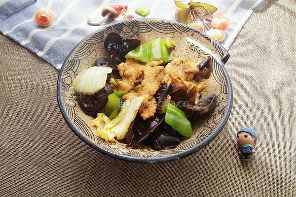 白菜木耳炒肉的做法图解10