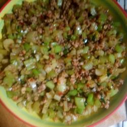 炒芹炒肉渣的做法[图]