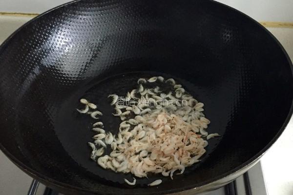 蒜炒油麦菜的做法图解2