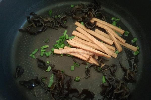 包菜木耳疙瘩汤的做法图解5