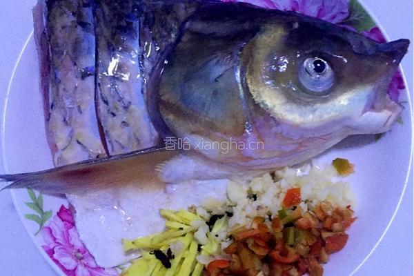 鱼头炖豆腐的做法图解2