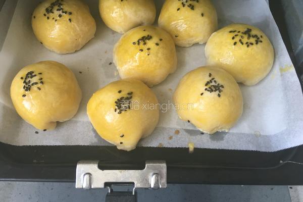 肉松豆沙蛋黄酥的做法图解22
