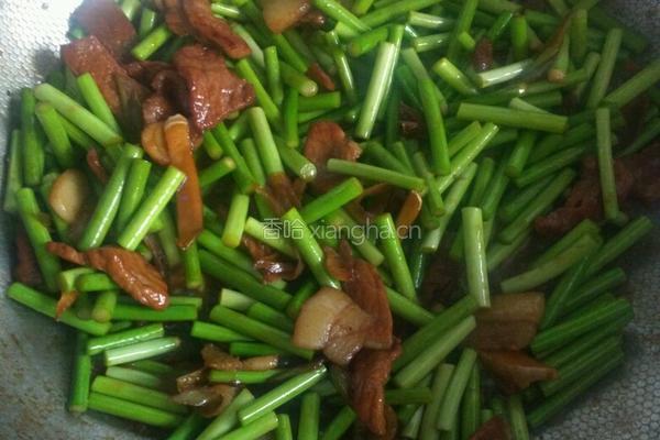 五花肉炒蒜苔的做法图解5