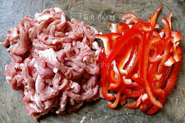 红椒炒肉（甜椒肉丝）的做法图解2