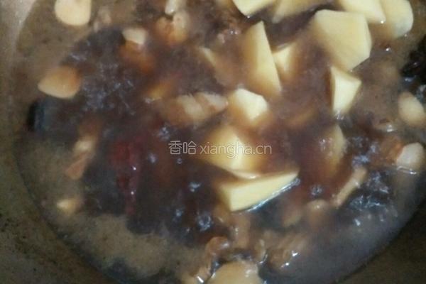土豆炖五花肉的做法图解8