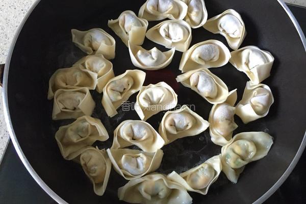 香煎馄饨的做法图解2