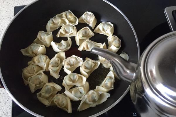 香煎馄饨的做法图解4