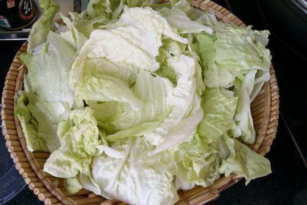 大白菜烧肉的做法图解2