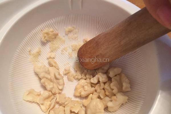 核桃黑芝麻鸡蛋羹的做法图解1