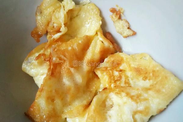 芹菜炒萝卜干的做法图解2