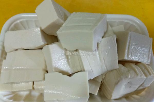 鲅鱼炖豆腐的做法图解2