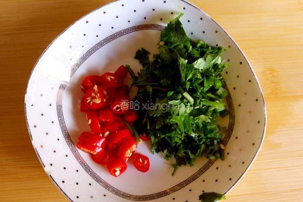 皮蛋香辣豆腐的做法图解3