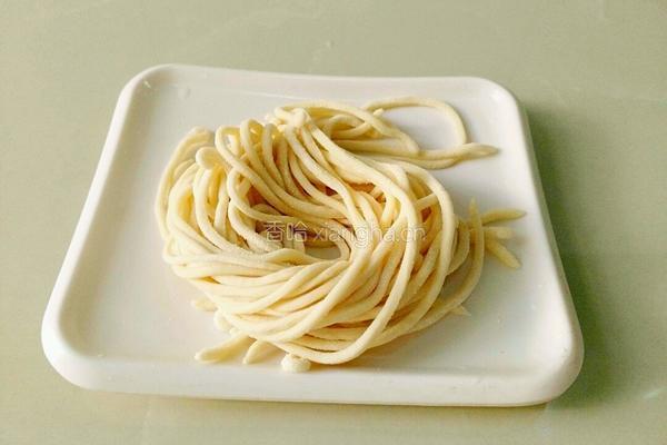 芝麻酱拌凉面的做法图解1