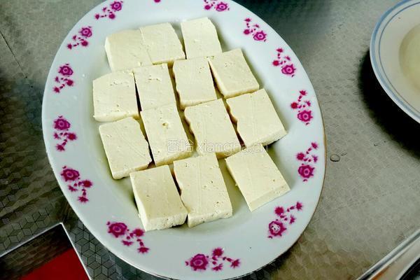 洋葱炒豆腐的做法图解2