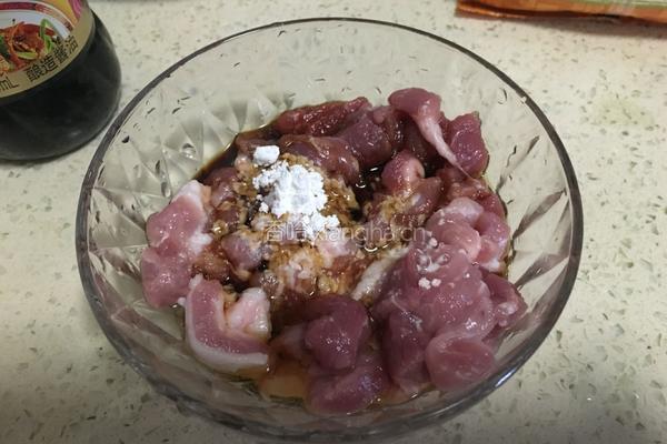 土豆焖肉的做法图解3