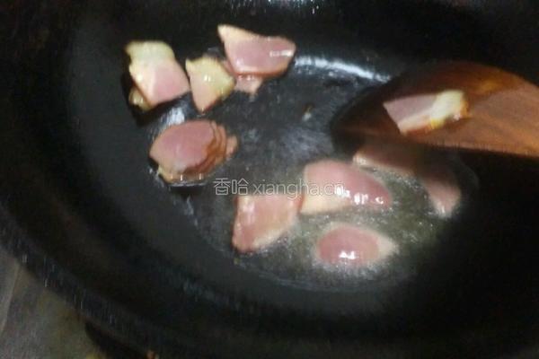 腊肉炒老芋头的做法图解9