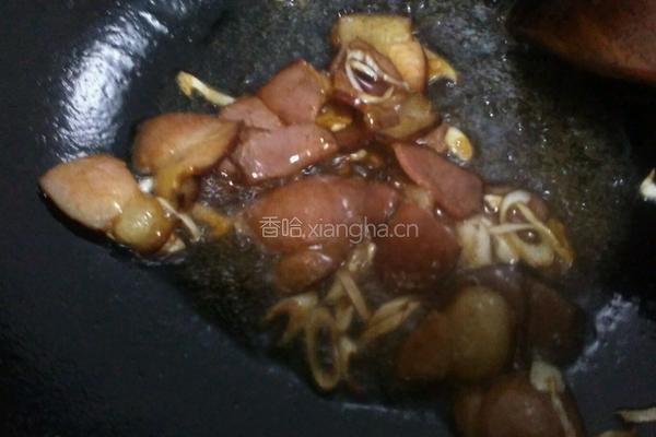 腊肉炒老芋头的做法图解12