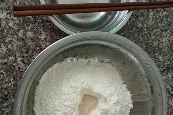 刺猬包子的做法图解1