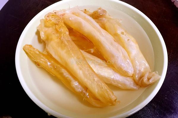 花胶玉竹炖乳鸽的做法图解1