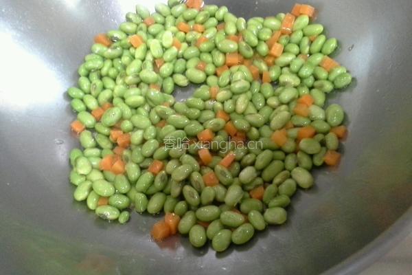 毛豆炒虾仁的做法图解4