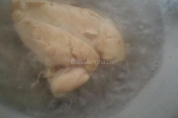 麻辣鸡丝凉面的做法图解1
