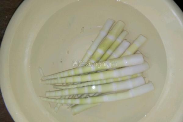 香菇笋片的做法图解2