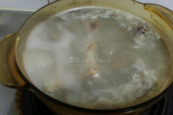 鸡肉海带汤的做法图解1