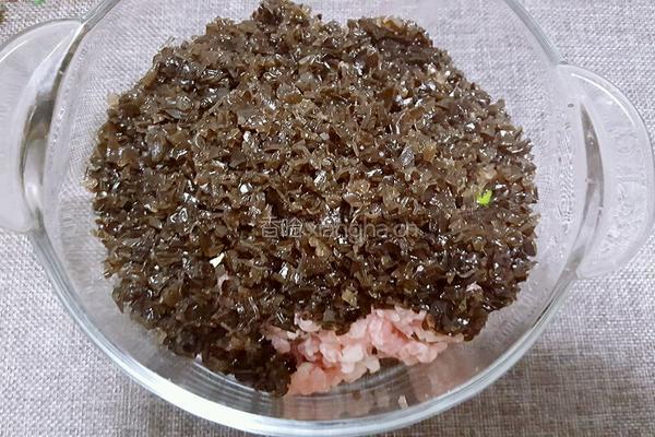 白菜木耳饺子的做法图解3