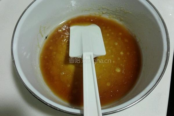 莲蓉蛋黄月饼的做法图解3
