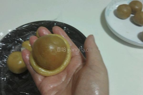莲蓉蛋黄月饼的做法图解10