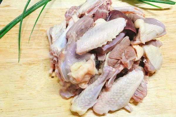 红枣枸杞鸽子汤的做法图解2