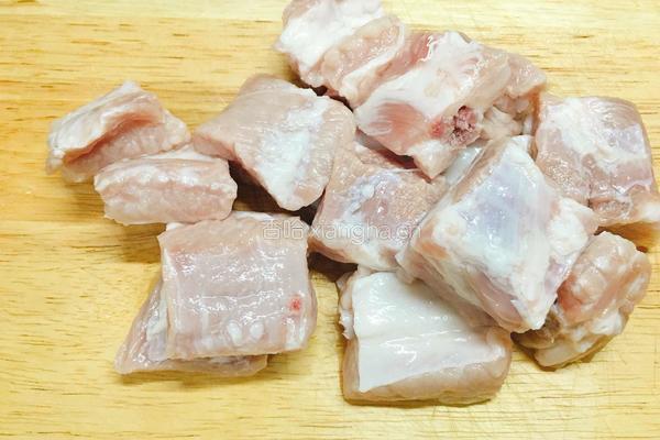 排骨烧毛豆的做法图解2