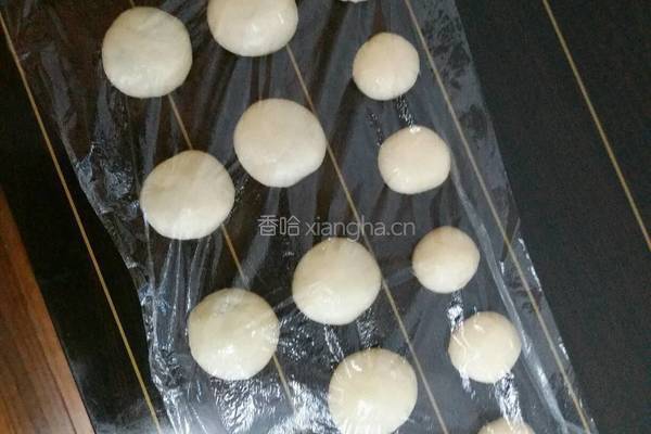 三色蛋黄酥的做法图解14