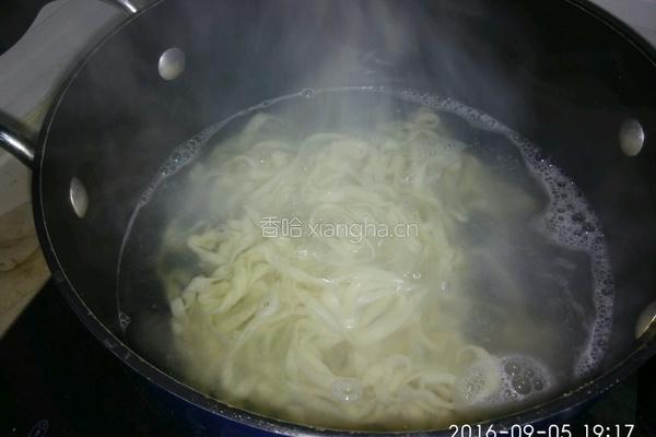 打卤手擀面的做法图解16