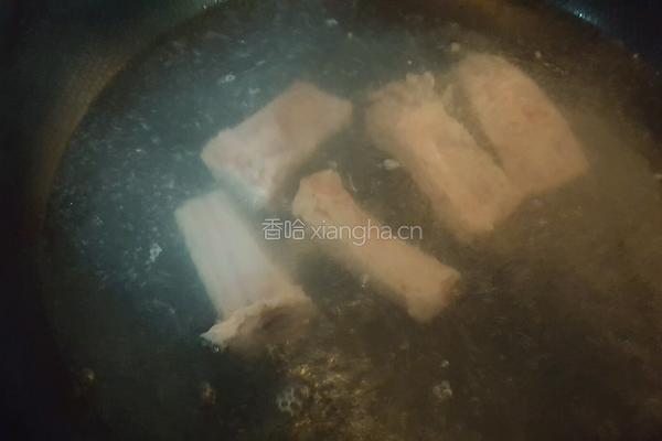西洋参红枣炖排骨的做法图解2