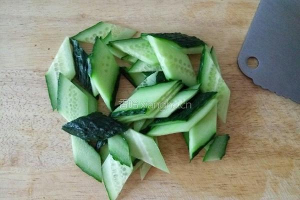 黄瓜木耳炒肉的做法图解3