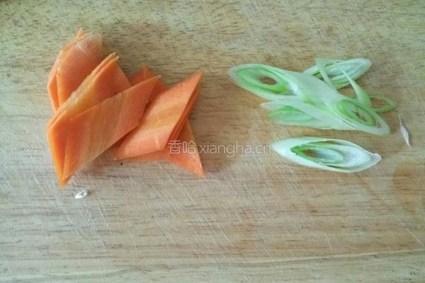 黄瓜木耳炒肉的做法图解4