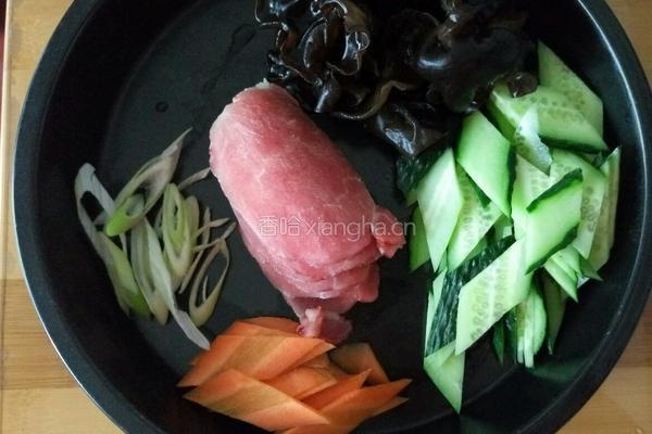 黄瓜木耳炒肉的做法图解6