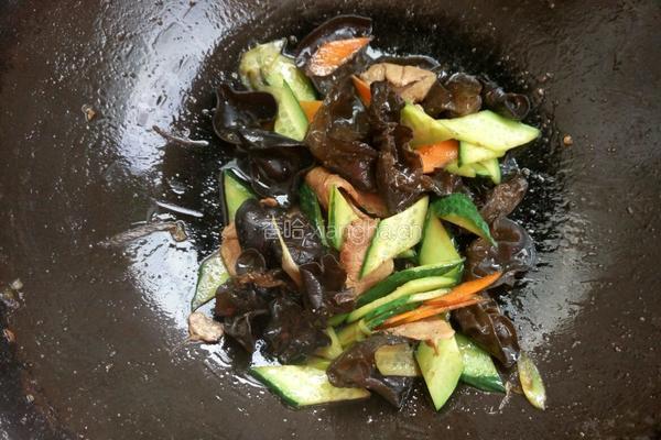 黄瓜木耳炒肉的做法图解11