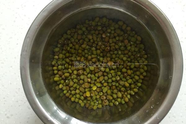 生绿豆芽的做法图解1