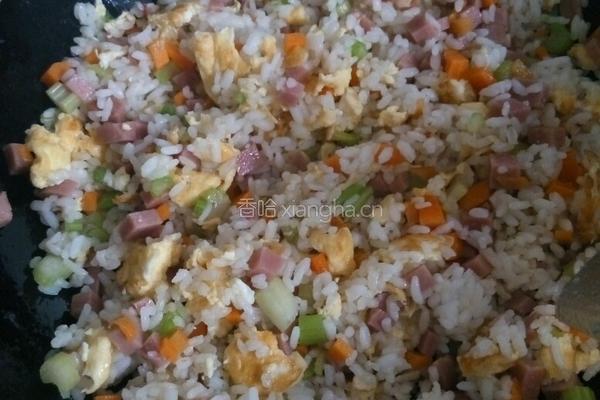 鸡蛋火腿炒饭的做法图解6
