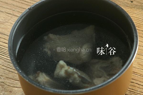 牛棒骨菌菇汤的做法图解4