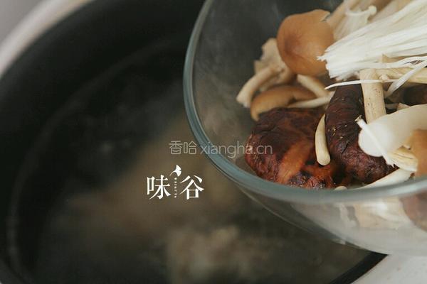 牛棒骨菌菇汤的做法图解5