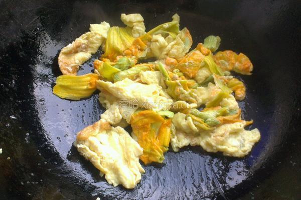蛋炒南瓜花的做法图解6