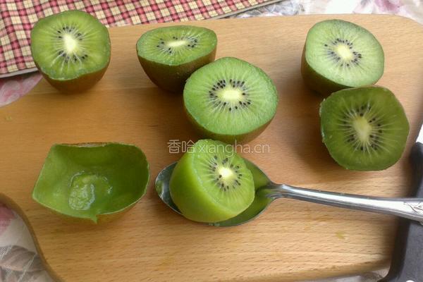 猕猴桃果泥的做法图解2