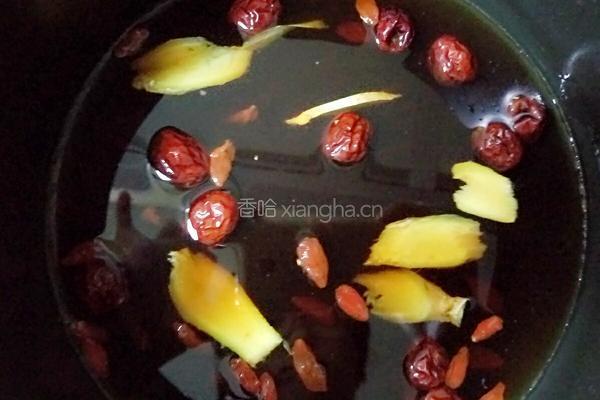 红糖姜枣茶的做法图解2