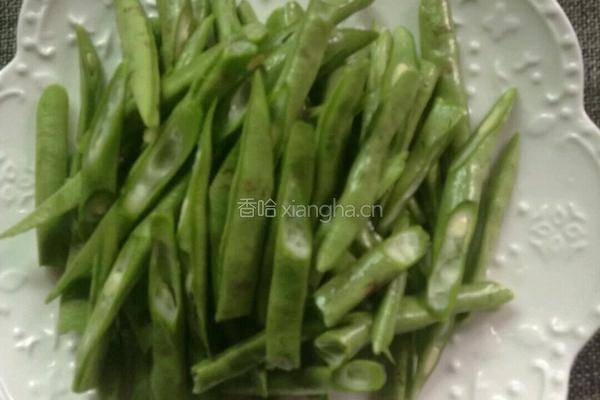 橄榄菜四季豆的做法图解2
