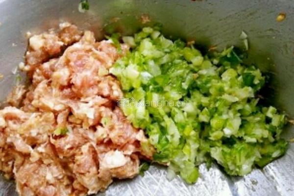 卷心菜大包子的做法图解7